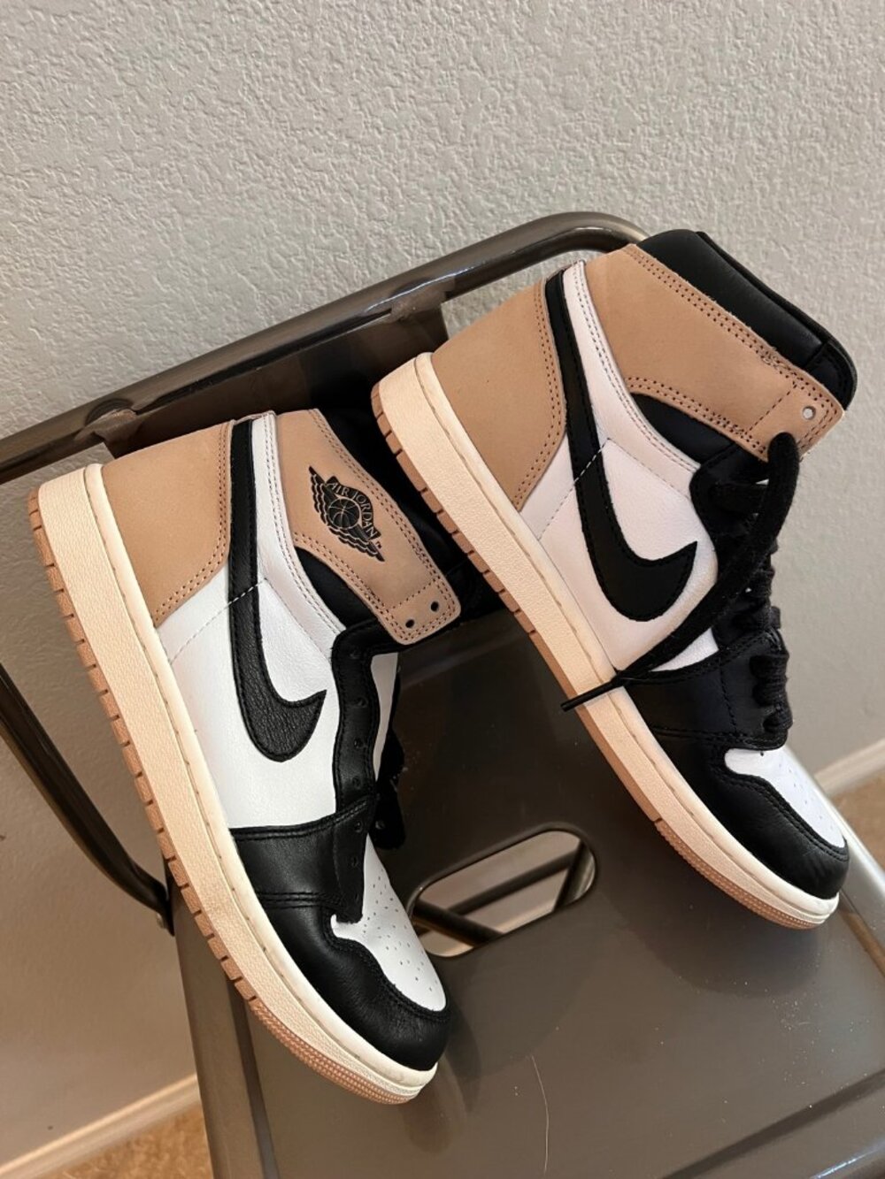 Nike Air Jordan 1 Retro High OG Latte Sneakers Women's 8.5
